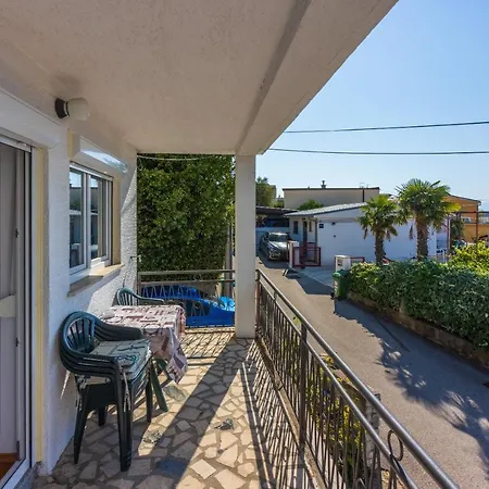 Διαμέρισμα With Parking Space - 5595 Crikvenica