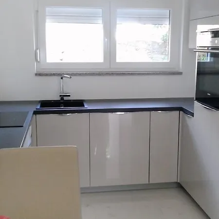 With Parking Space - 5595 Crikvenica