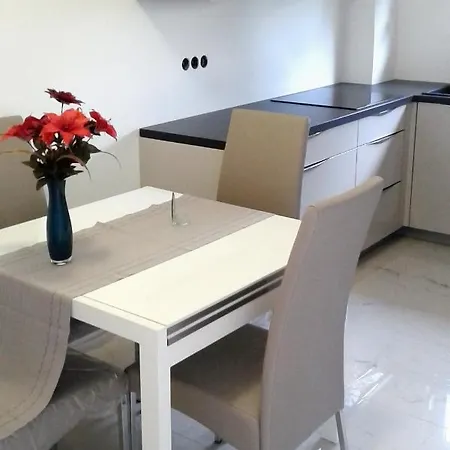 Διαμέρισμα With Parking Space - 5595