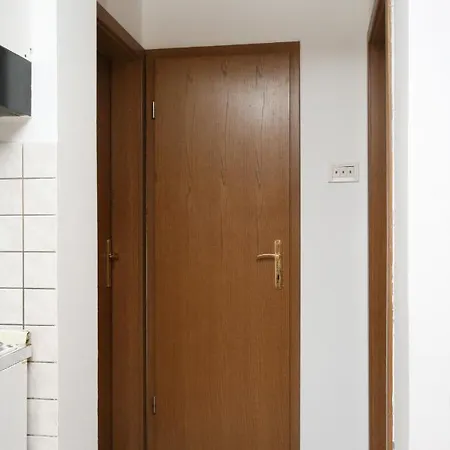 Διαμέρισμα With Parking Space - 5595